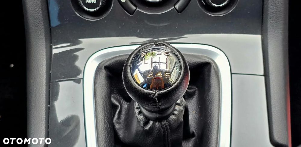 Peugeot 5008 1.6 HDi Family 7os - 27