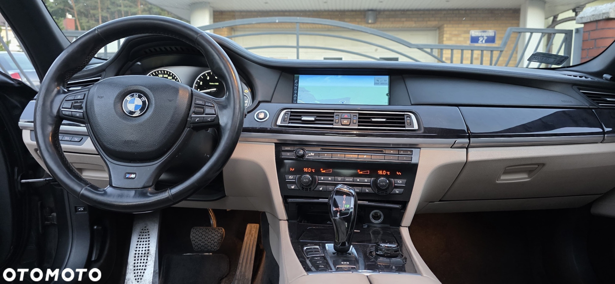 BMW Seria 7 750i xDrive - 7