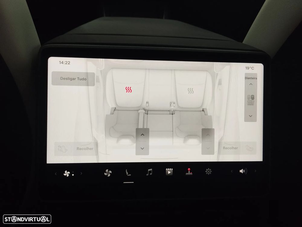 Tesla Model Y - 23