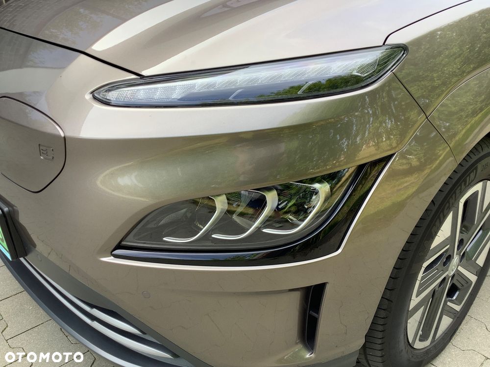 Hyundai Kona 64kWh Executive - 11