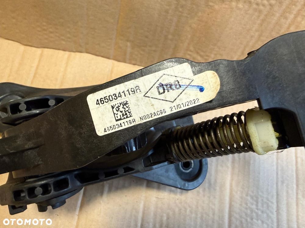 Pedał sprzęgła 465034119R Renault Captur II 2019-24 1.0 TCE OE - 2
