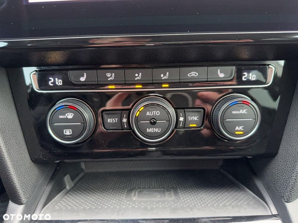 Volkswagen Arteon 2.0 TDI Bi-Turbo SCR 4Mot Elegance DSG - 25