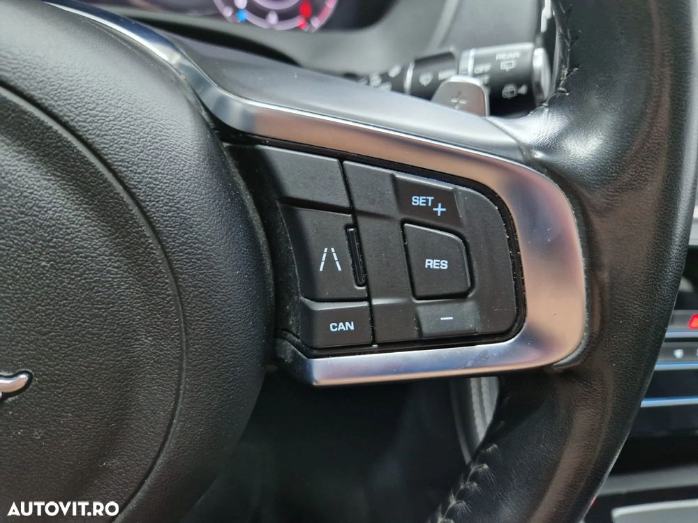 Jaguar F-Pace 20d AWD Aut. R-Sport Ingenium Edition - 18