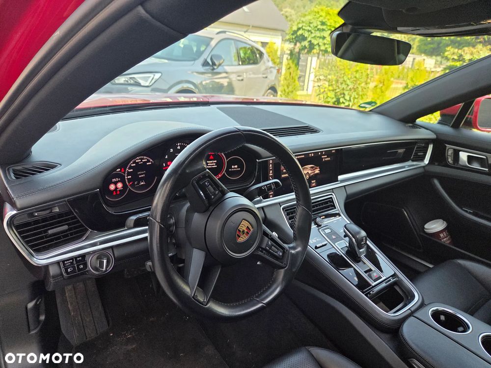 Porsche Panamera 4 - 11