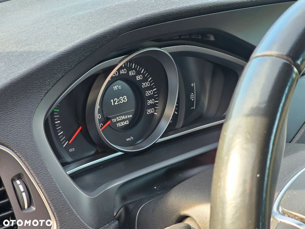Volvo V40 D3 Momentum - 9
