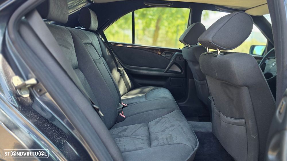 Mercedes-Benz E 300 D - 17