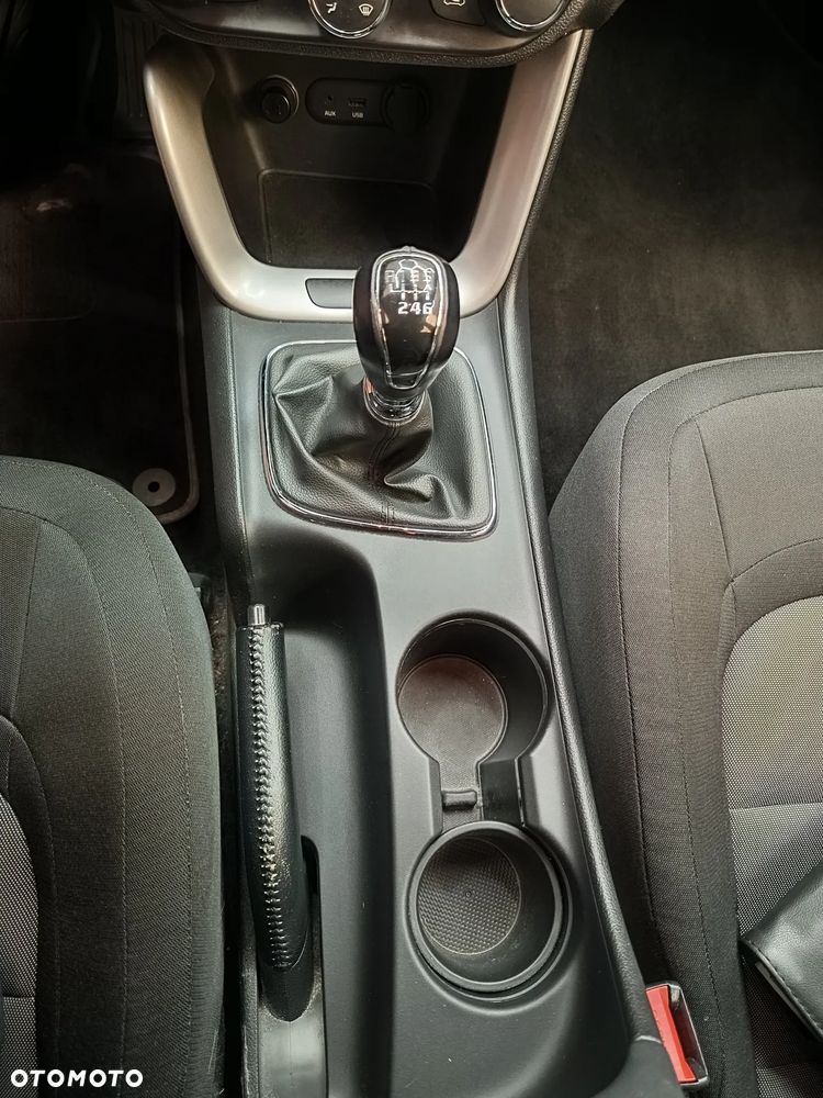 Kia Ceed 1.6 CRDi 128 Fifa World Cup Edition - 24