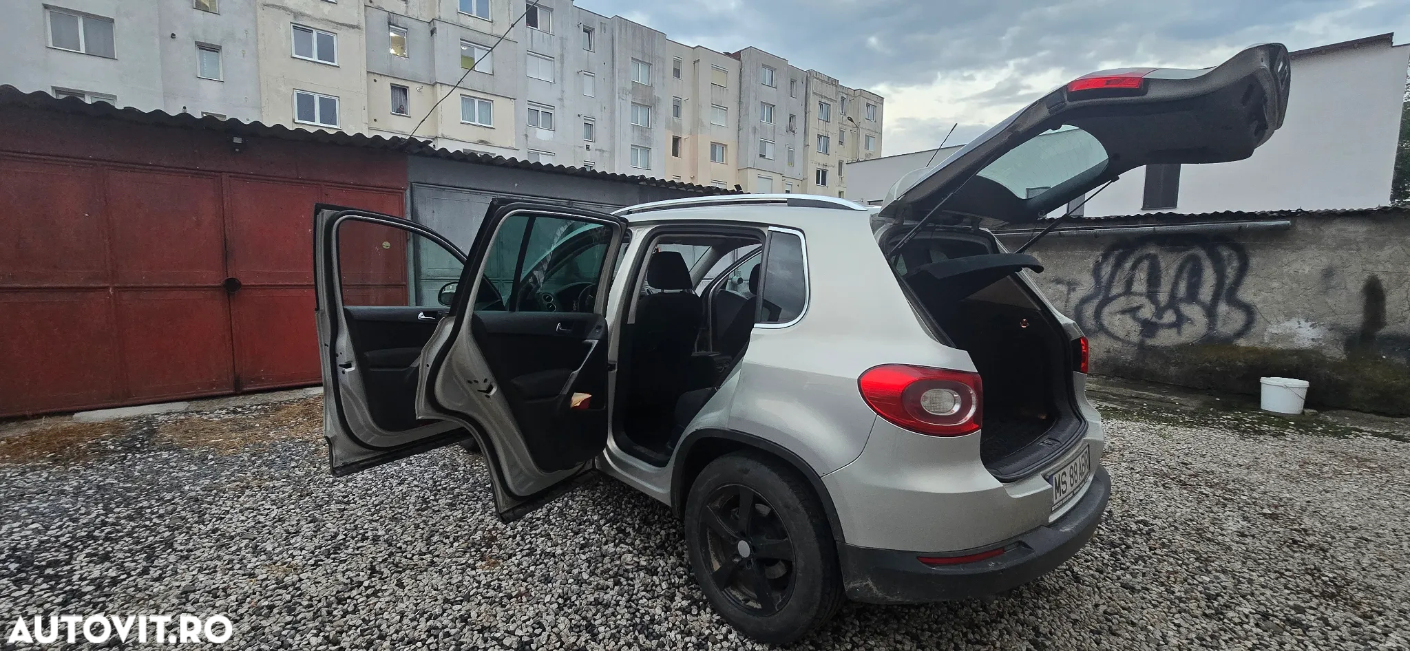 Volkswagen Tiguan - 3