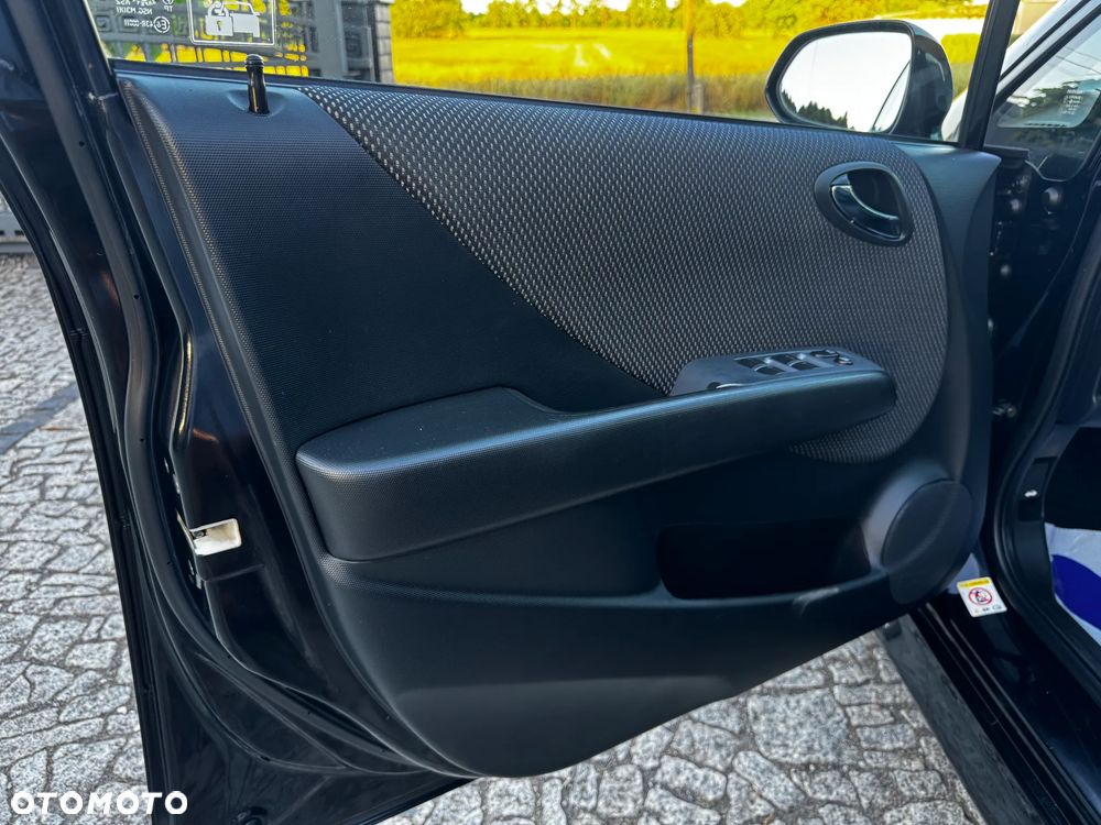 Honda Jazz 1.4 CVT ES Sport - 24