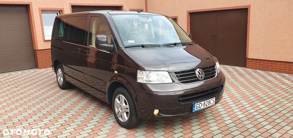 Volkswagen Multivan - 1