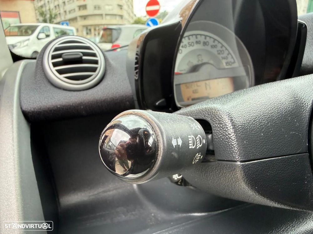 Smart ForTwo Coupé 1.0 mhd Pure 61 Softouch - 11