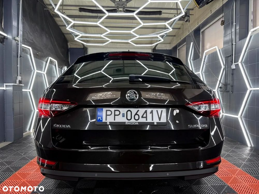 Skoda Superb 2.0 TDI DSG Style - 8