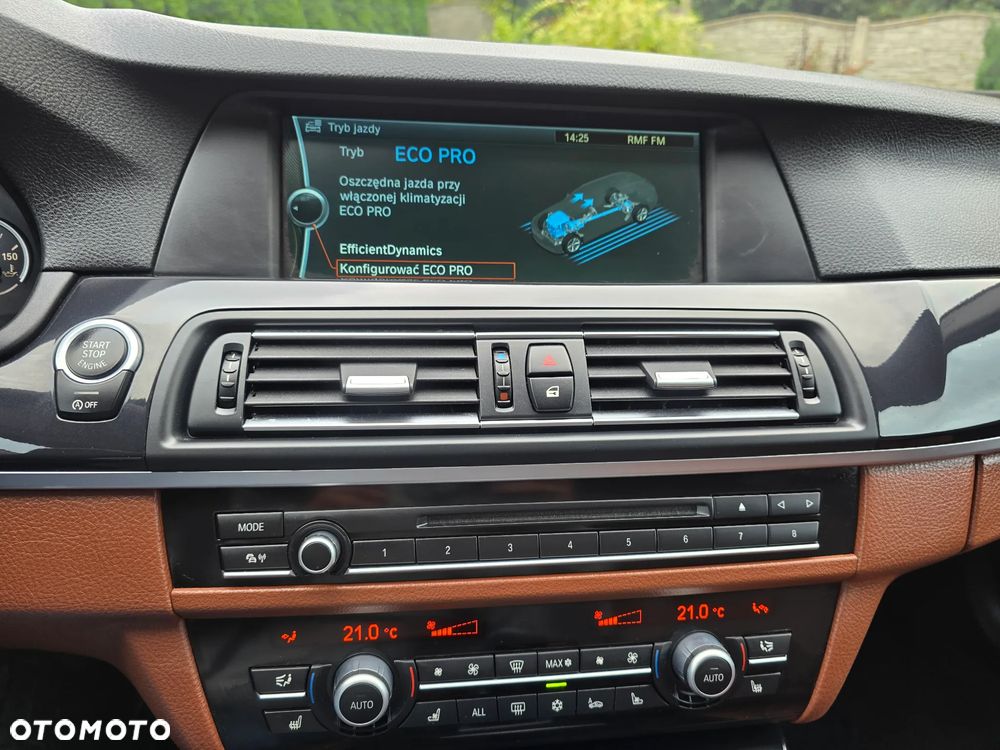 BMW Seria 5 525d Sport-Aut Luxury Line - 25