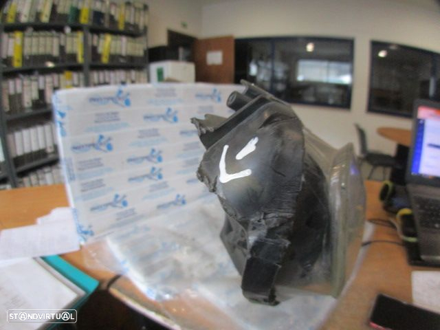 Farol 966023598002 PEUGEOT 407 2005 2.0HDI 136CV 4P CINZA  DRT H7 + H1 ORIGINAL AL Apoios Danificados - 5