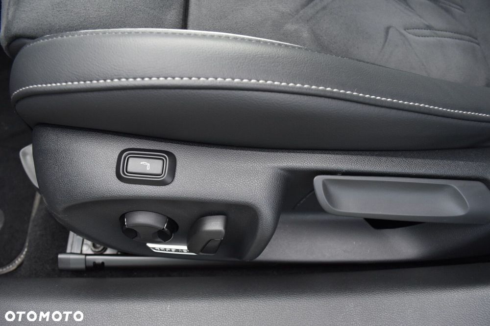 Volkswagen Passat Variant 2.0 TDI SCR Elegance DSG - 29