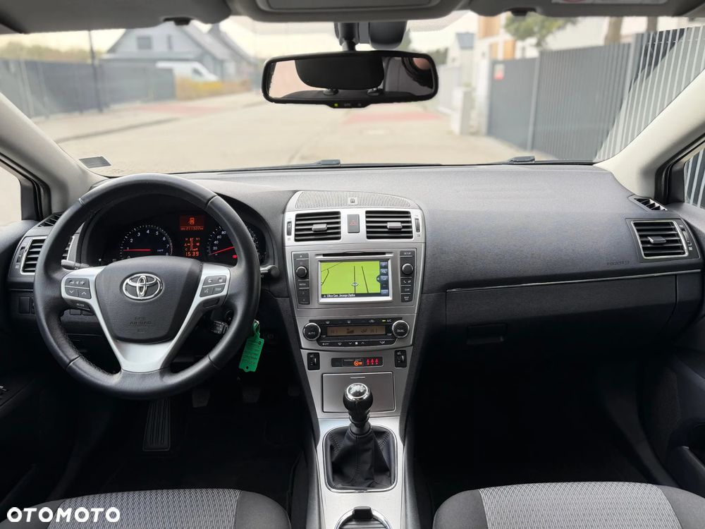 Toyota Avensis 1.8 Premium EU5 - 11