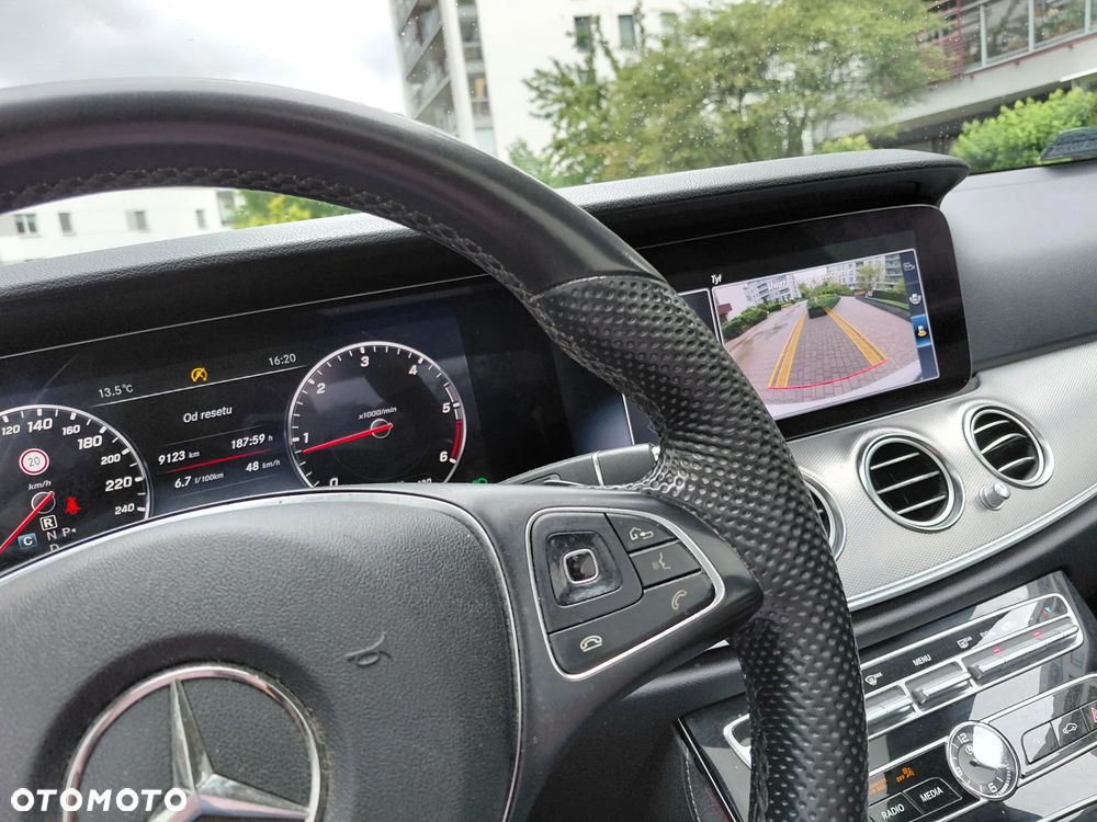 Mercedes-Benz Klasa E 220 d 9G-TRONIC - 17