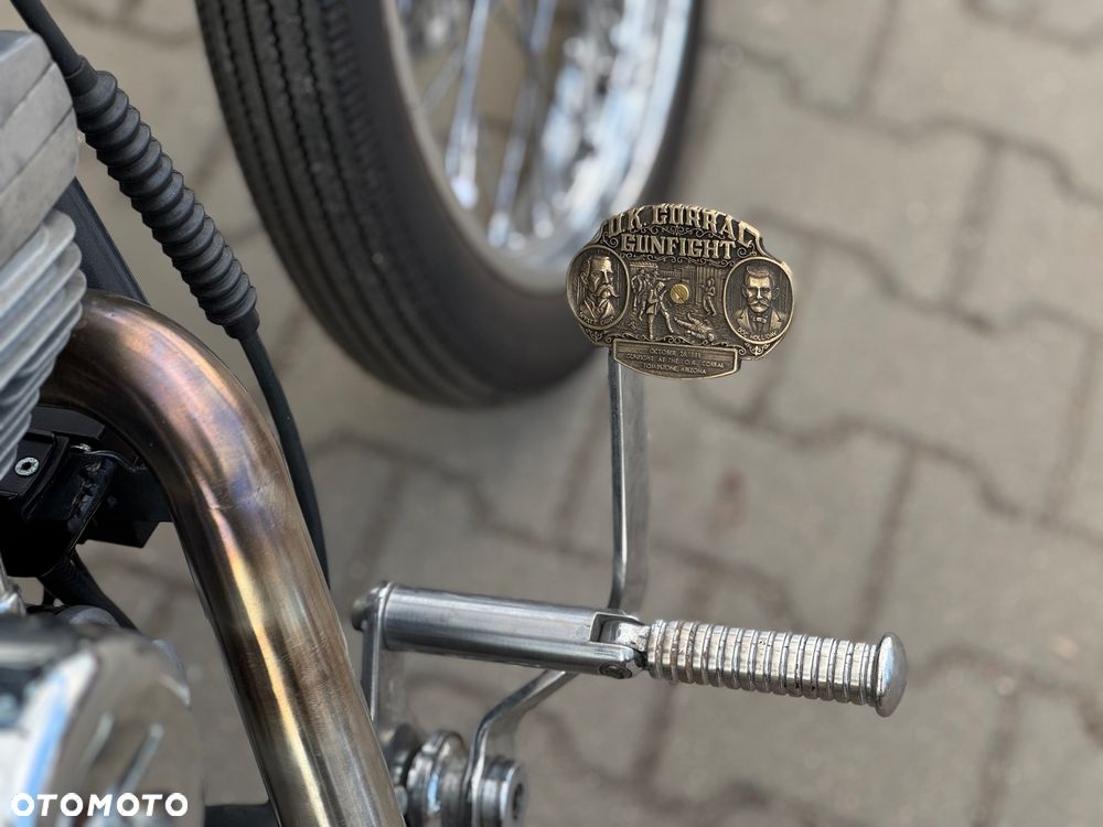 Harley-Davidson Softail Custom - 2