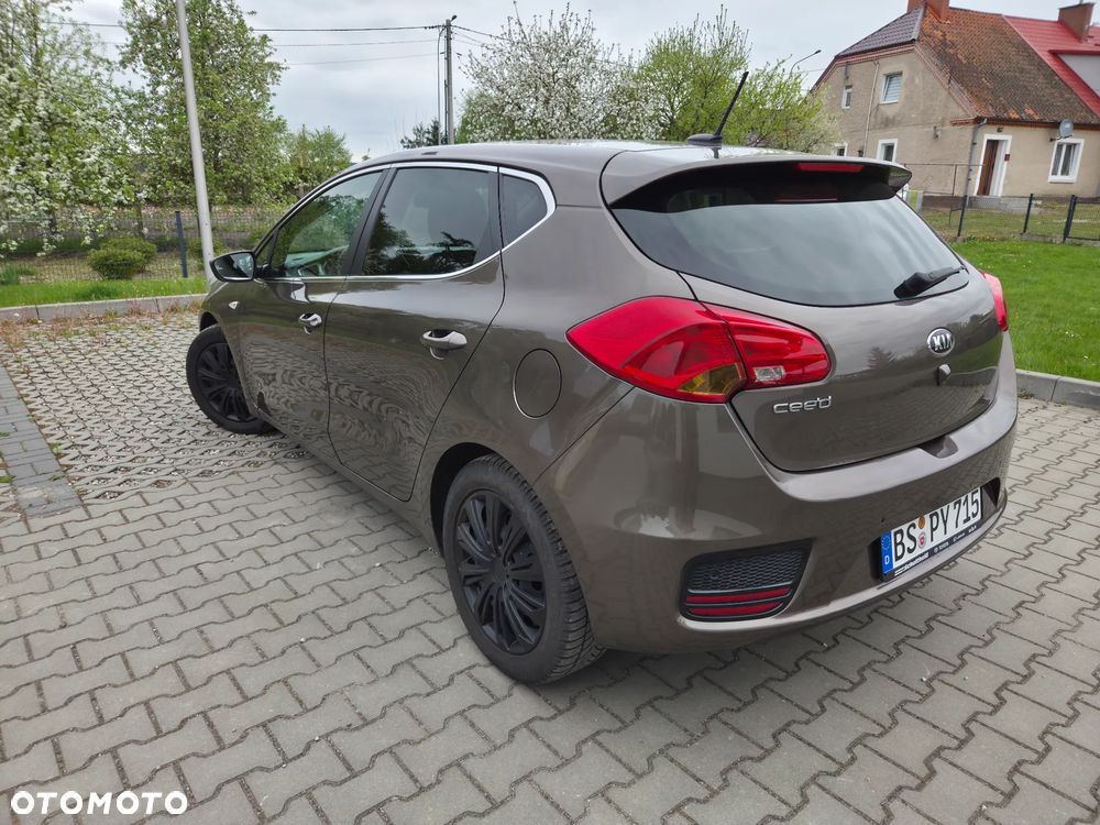 Kia Ceed - 6