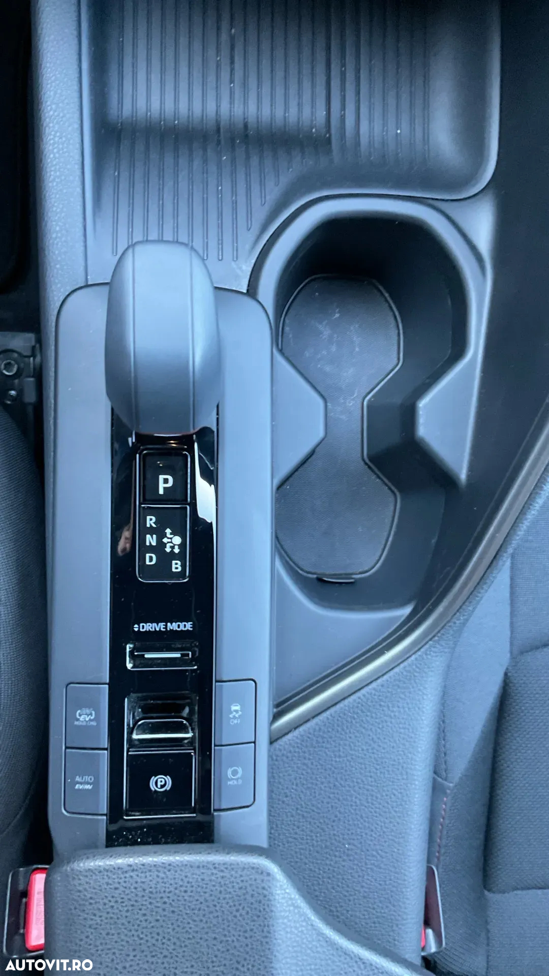 Toyota C-HR 2.0 PHEV 223 CP 4x2 CVT Dynamic - 7