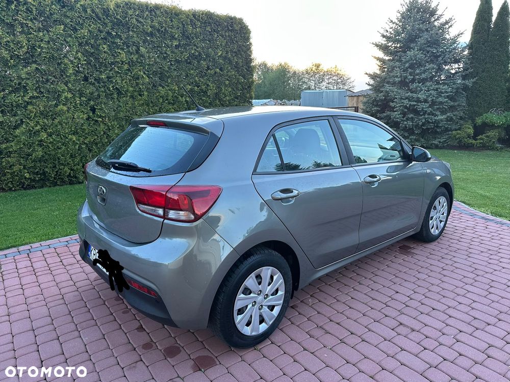 Kia Rio 1.2 L - 11