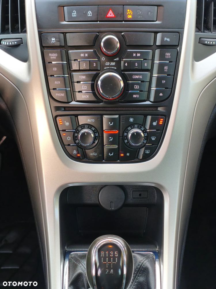 Opel Astra 1.4 150 Jahre - 14