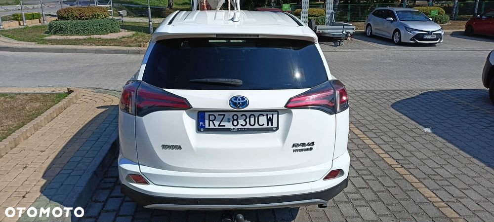 Toyota RAV4 - 8