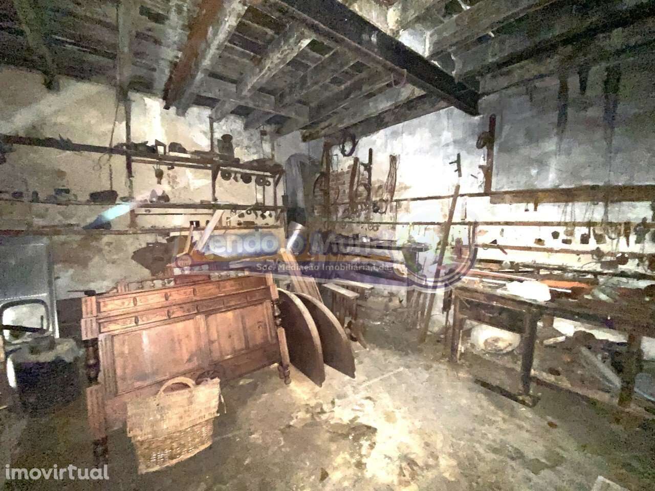 Moradia em ruina em Mora (MOR086) - Grande imagem: 3/31