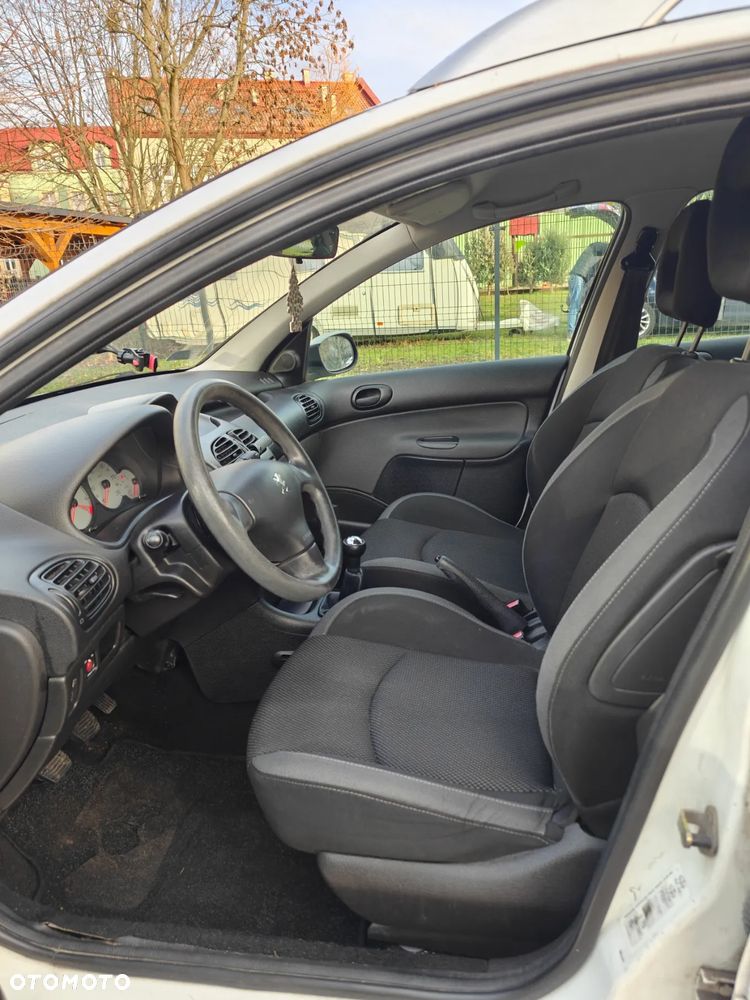 Peugeot 206 - 6