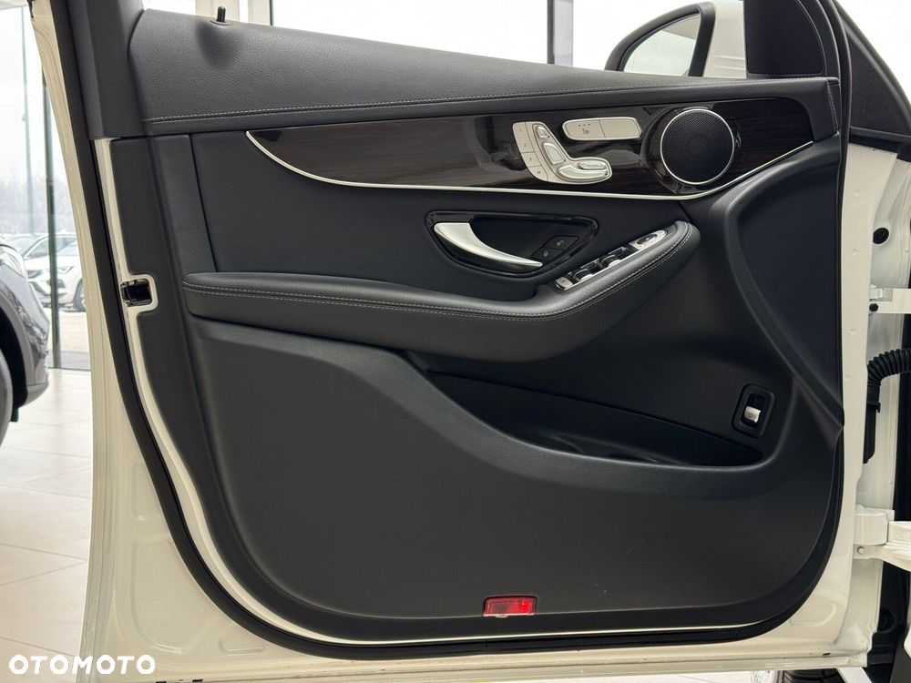 Mercedes-Benz GLC 300 d 4-Matic - 12