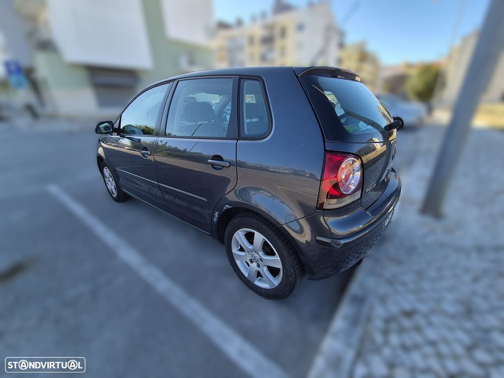 Volkswagen Polo 1.4 TDi Confortline — fotografia 9