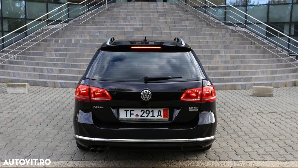 Volkswagen Passat Variant 2.0 TDI BlueMotion Technology DSG Highline - 10