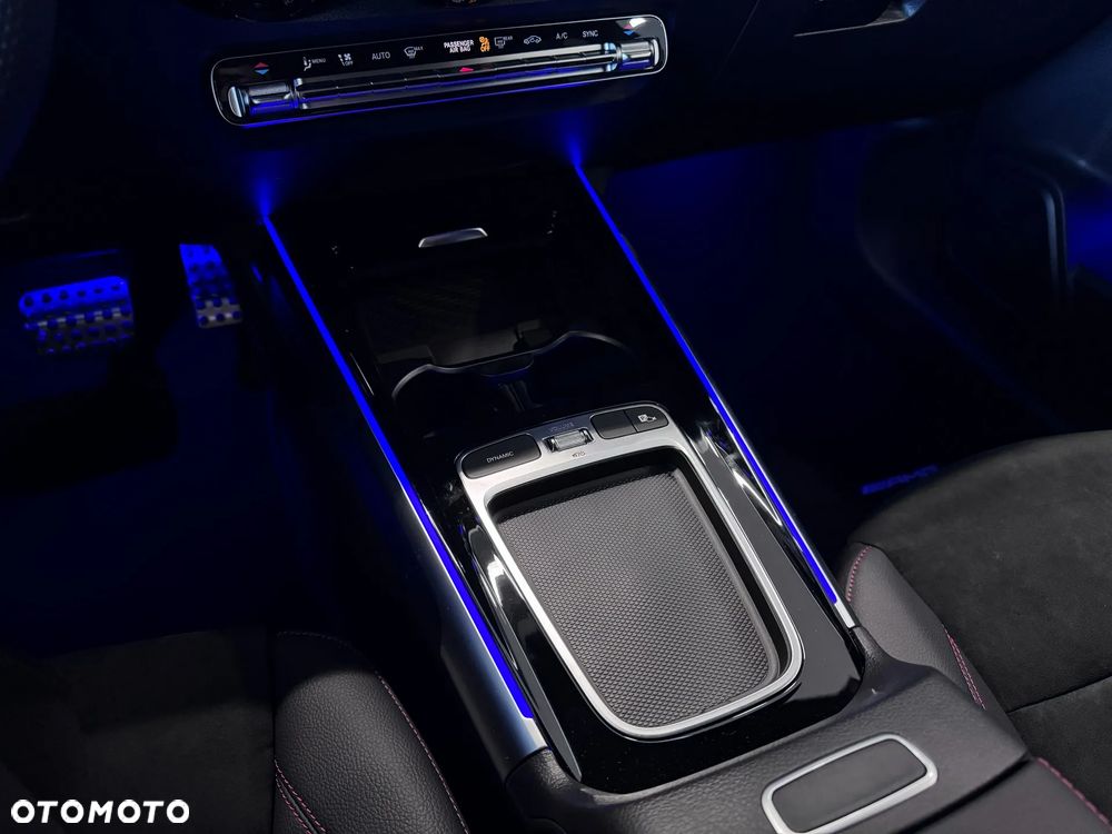 Mercedes-Benz GLB 200 AMG Line 7G-DCT - 11