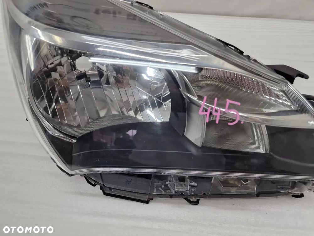 TOYOTA YARIS 3 III PRAWA ZWYKŁA LAMPA PRZEDNIA PRZÓD , NR KOITO 0D-158 , NR AUKCJI LL445 - 3