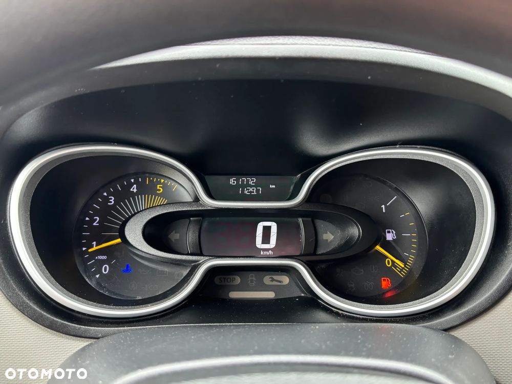 Nissan NV300 - 15