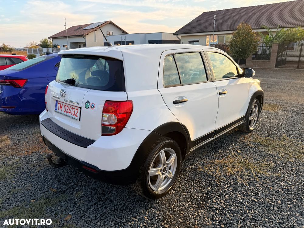 Toyota Urban Cruiser 1.4 D-4D 4x4 - 4