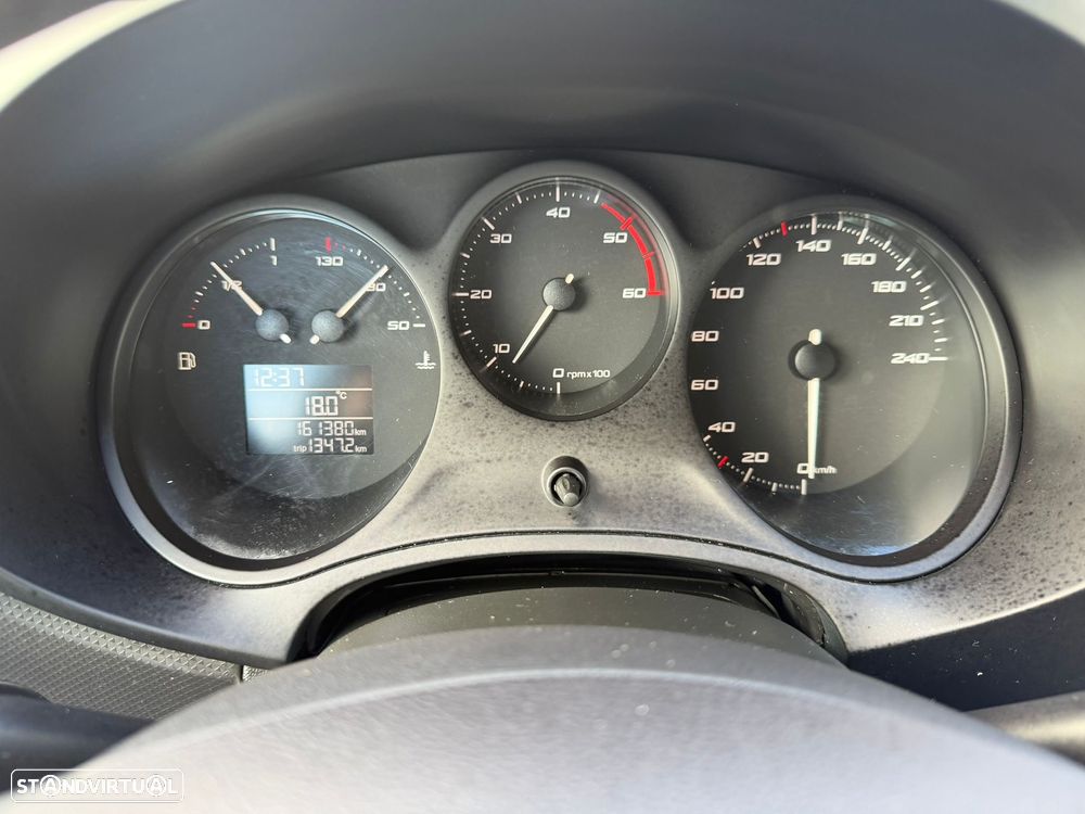 SEAT Leon 1.6 TDI ECOMOTIVE Reference - 29