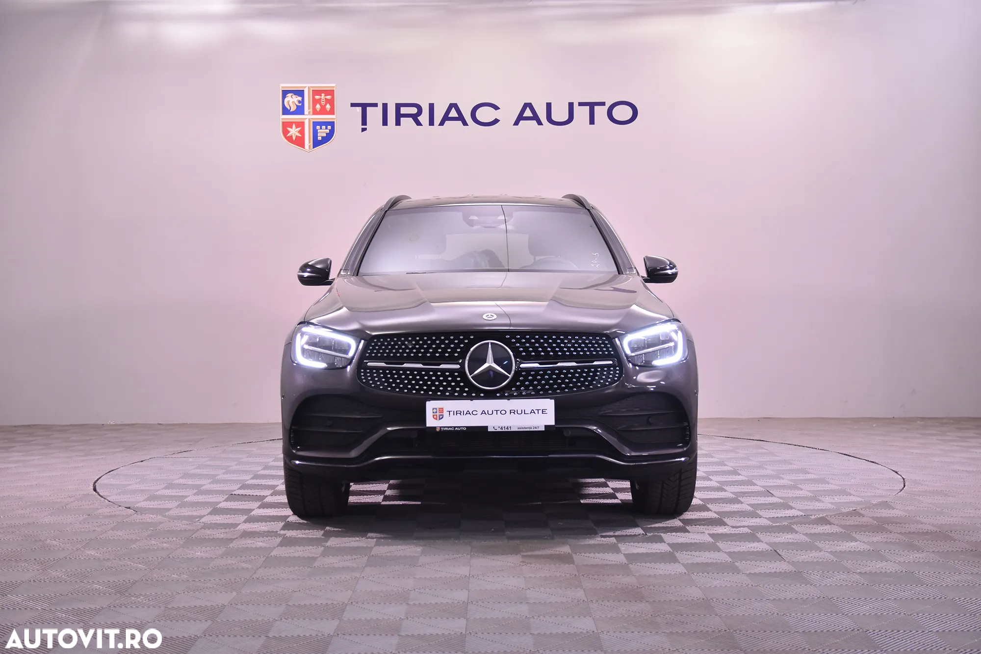 Mercedes-Benz GLC 300 e 4Matic 9G-TRONIC AMG Line - 8