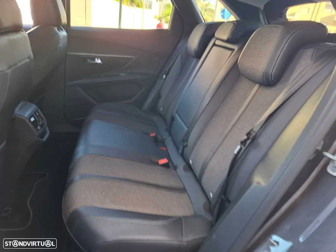 Peugeot 3008 PureTech 130 Stop & Start GPF Allure - 33