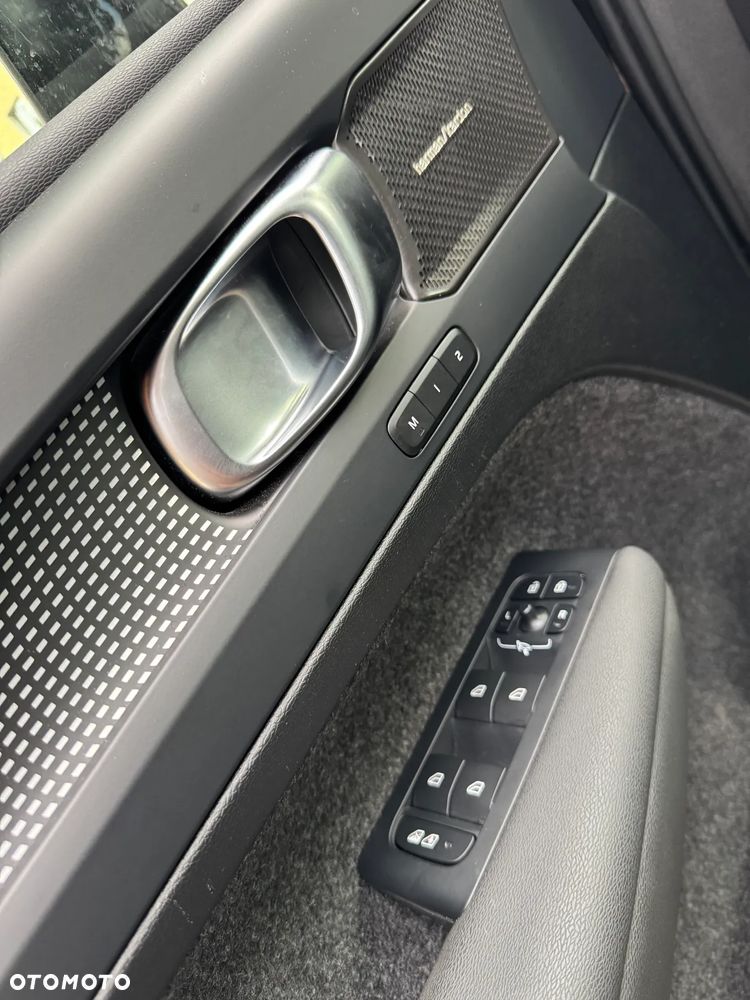 Volvo XC 40 B4 Ultimate Dark - 36