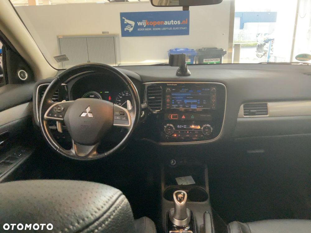 Mitsubishi Outlander 2.0 4WD Top - 27