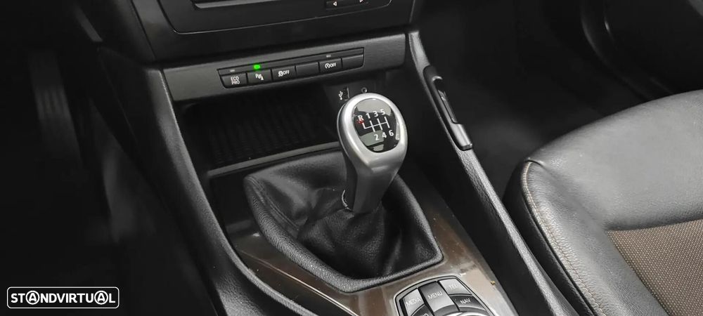 BMW X1 18 d sDrive Line Sport - 42