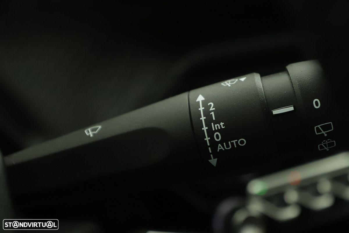 Peugeot 2008 1.2 PureTech Allure - 20