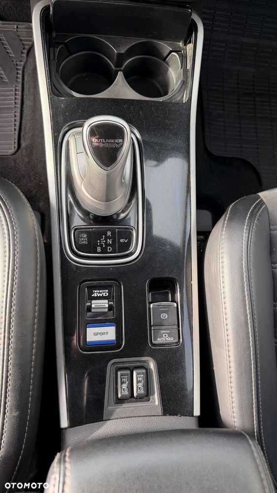 Mitsubishi Outlander 2.4 4WD Diamant+ - 20