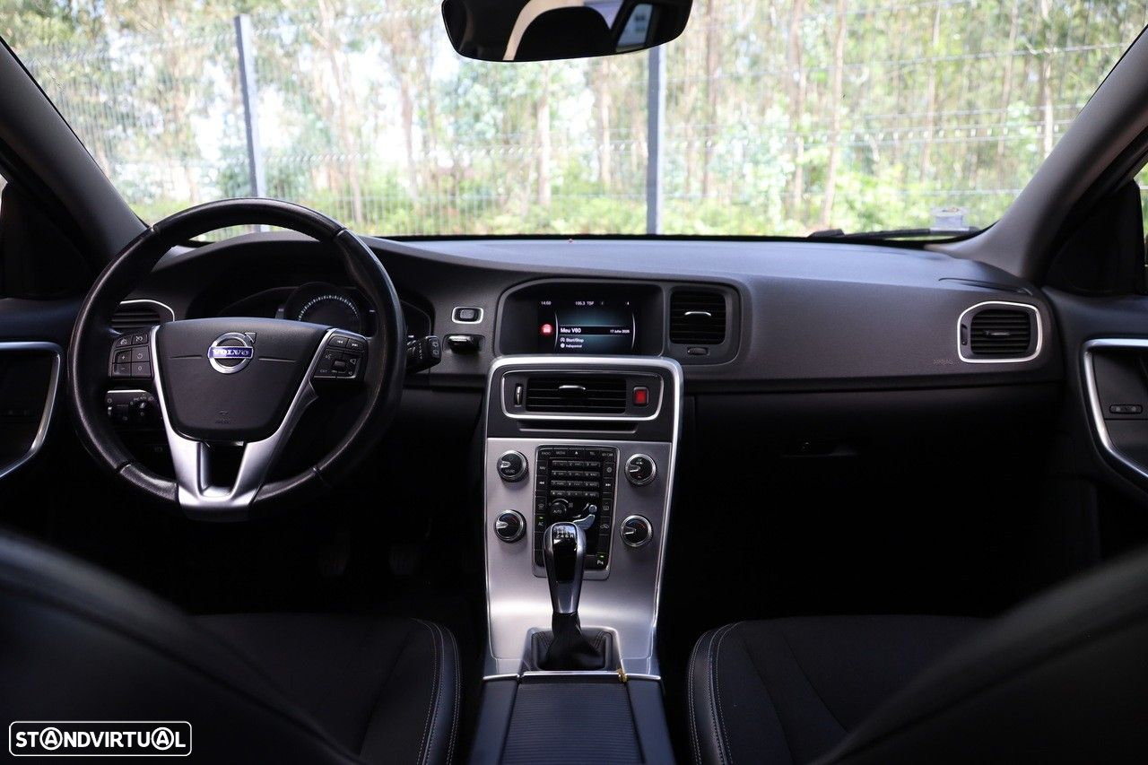 Volvo V60 Cross Country 2.0 D3 Plus - 14