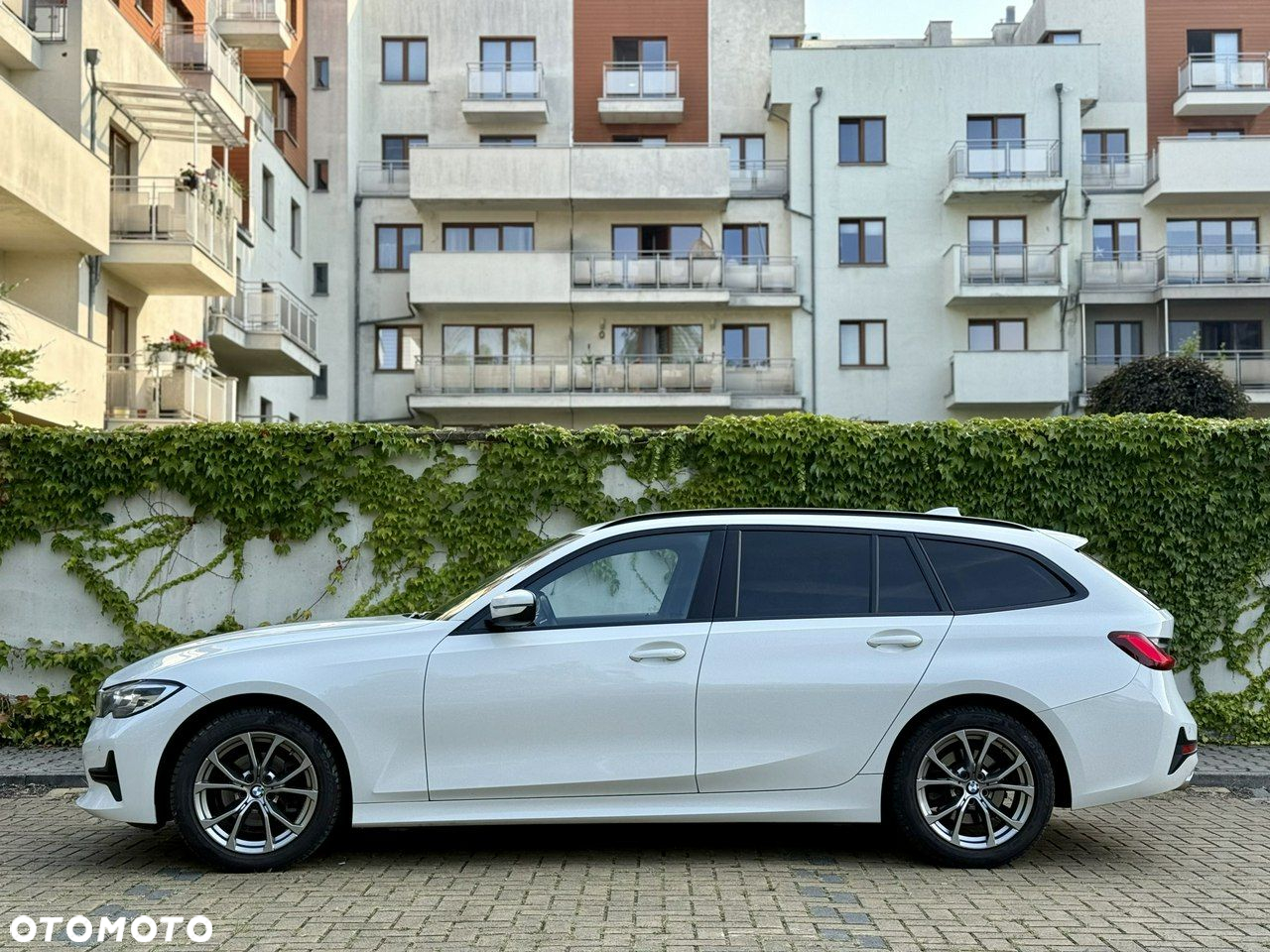 BMW Seria 3 318d Sport Line - 2
