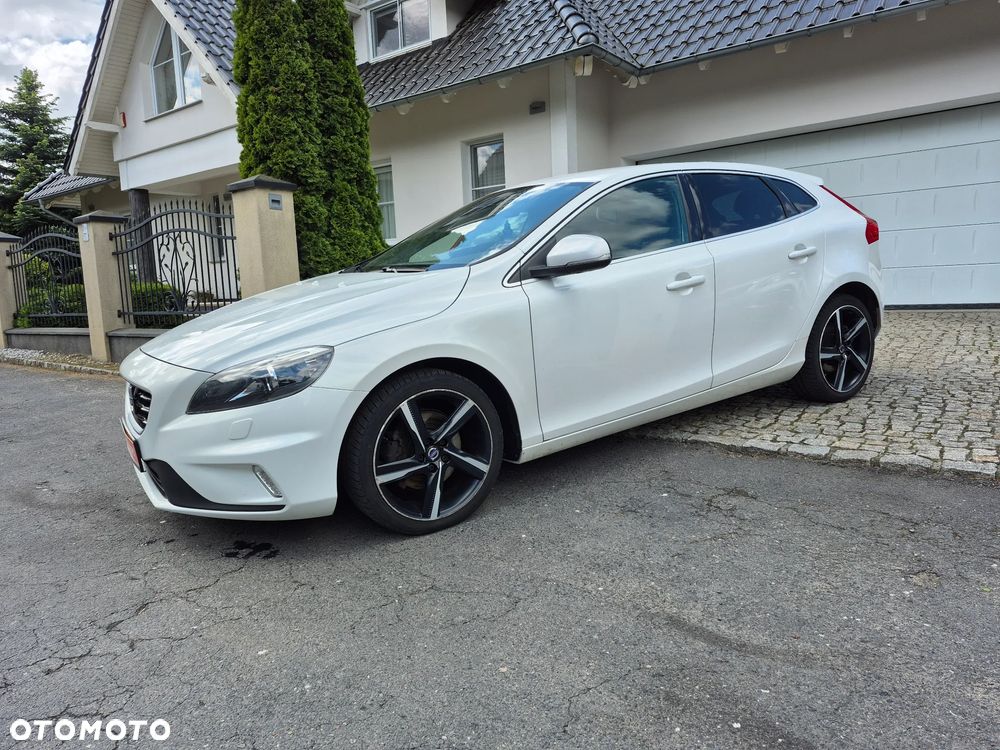 Volvo V40 D2 Drive-E R-Design Momentum - 13