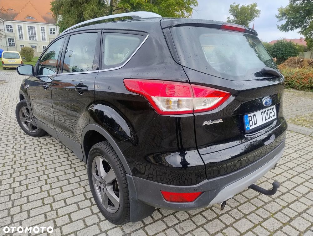 Ford Kuga 2.0 TDCi 2x4 Titanium - 5