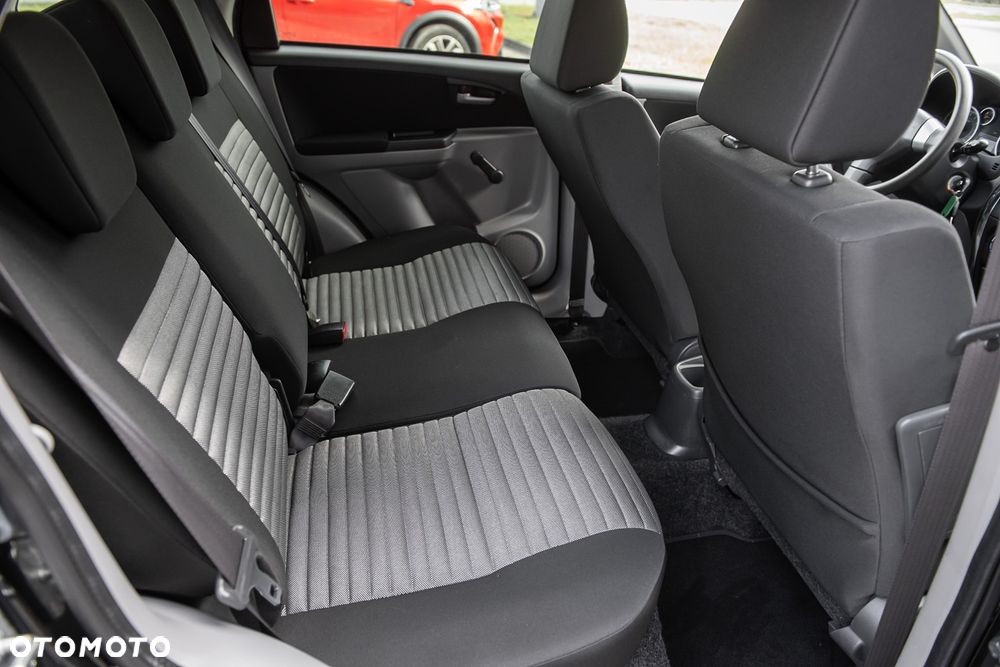 Suzuki SX4 1.6 Comfort 4WD - 25