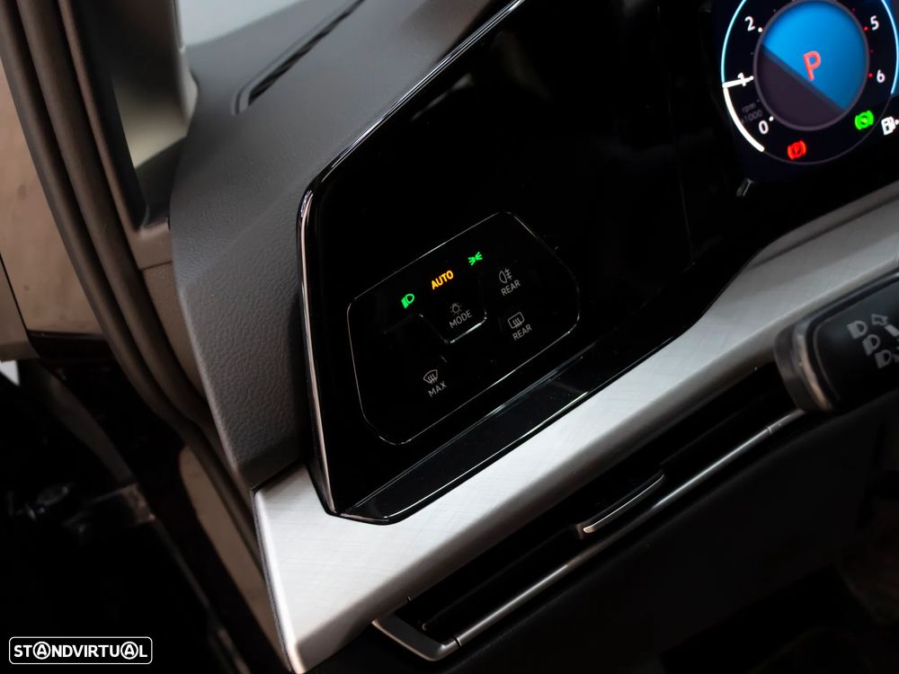 VW Golf Variant 2.0 TDi Life DSG - 20